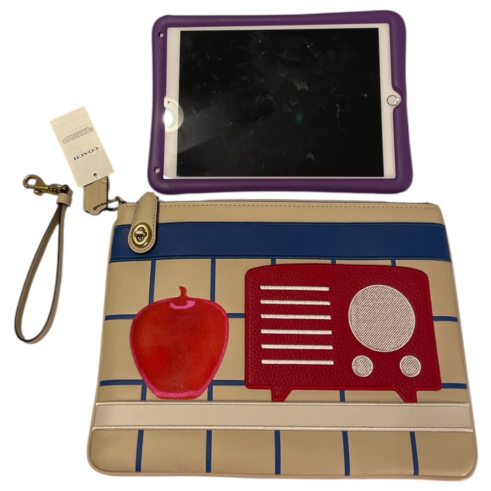 COACH X TOM WESSELMANN LARGE APPLE SPEAKER IPAD CLUTCH - Picture 8 of 13